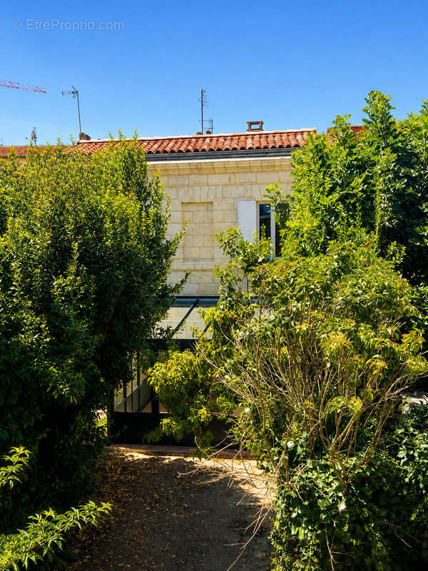 Chartrons-bassins a flot maison  en pierre t3  avec veranda et jardin - photo 13