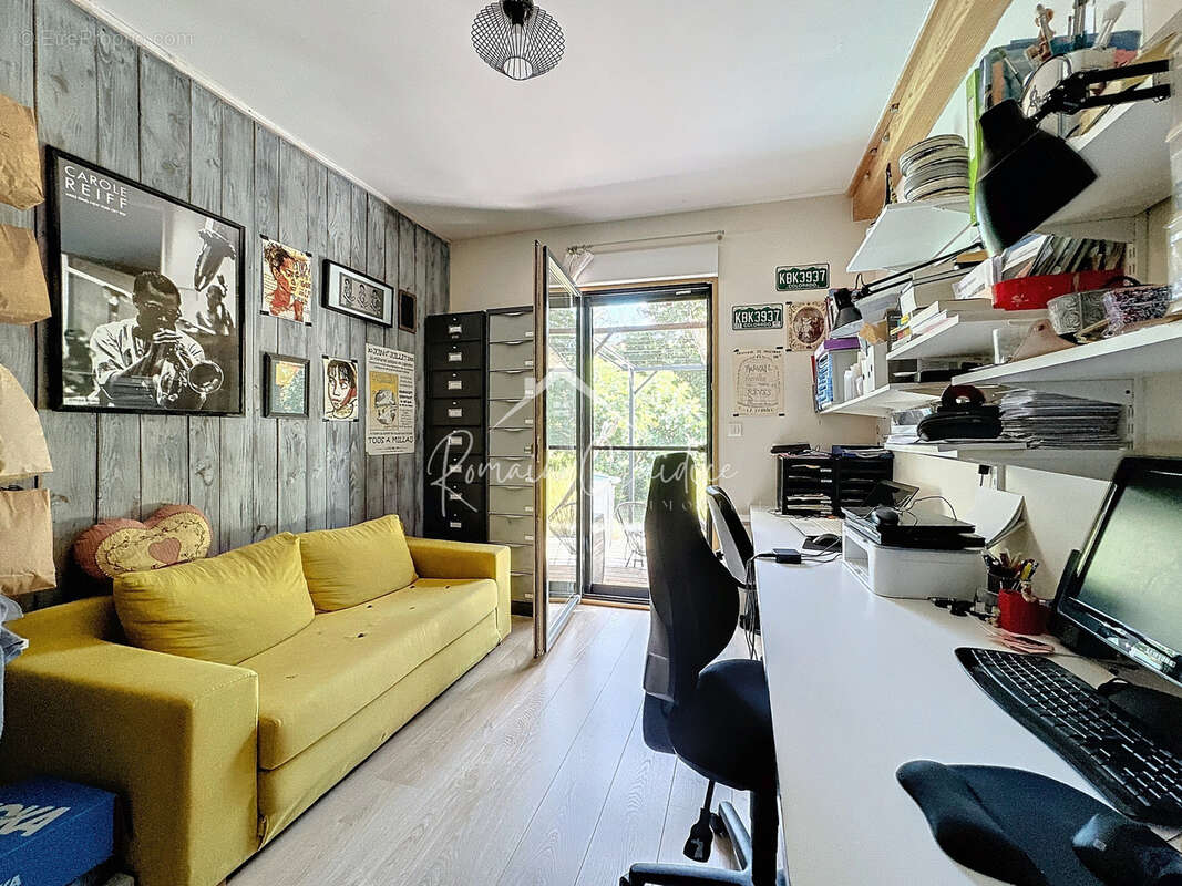 Maison à SAINT-GEORGES-DE-LUZENCON