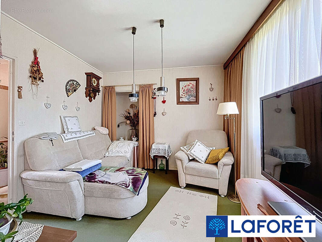 Maison à IS-SUR-TILLE