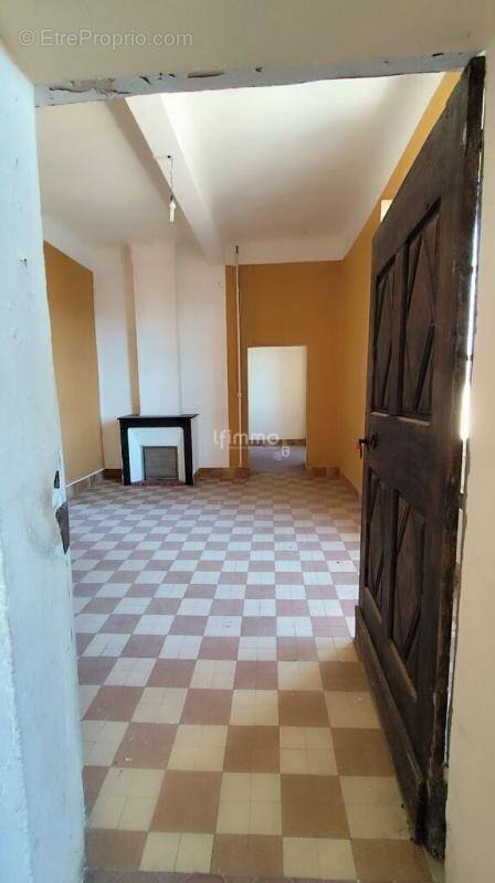 Appartement à PEYRUIS