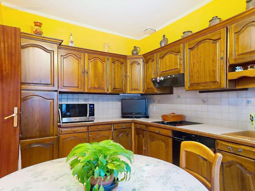 Maison 136 m² à Villeneuve-La-Comptal  - photo 9