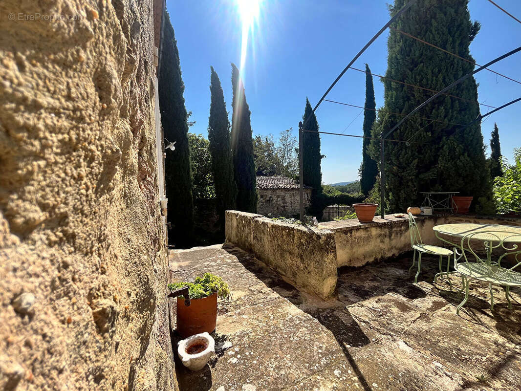 Maison ancienne en pierre  avec terrain de  de 2000 m² dans un hameau, région GRIGNAN. - photo 5