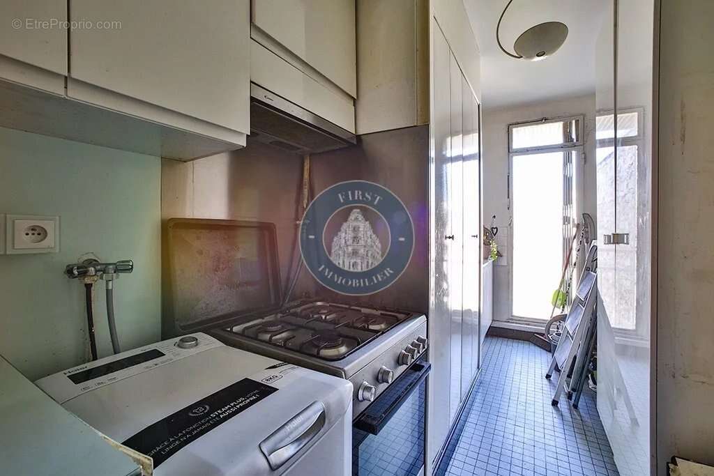 Appartement à PARIS-16E