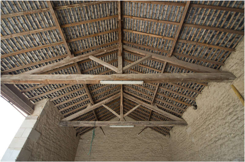 Maison à VENDEUVRE-DU-POITOU