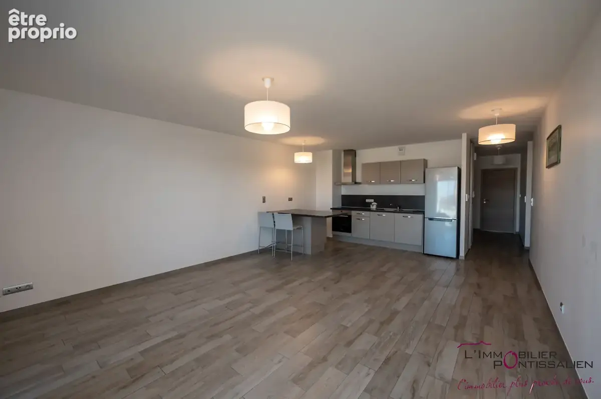 Pontarlier - proche centre ville : appartement recent de type 2 avec ascenseur, cave, garage et terrasse - photo 10