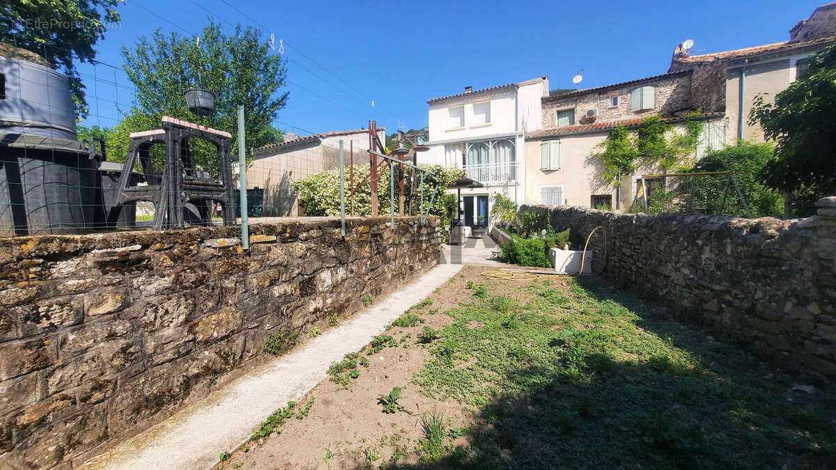 Maison à SAINT-HIPPOLYTE-DU-FORT