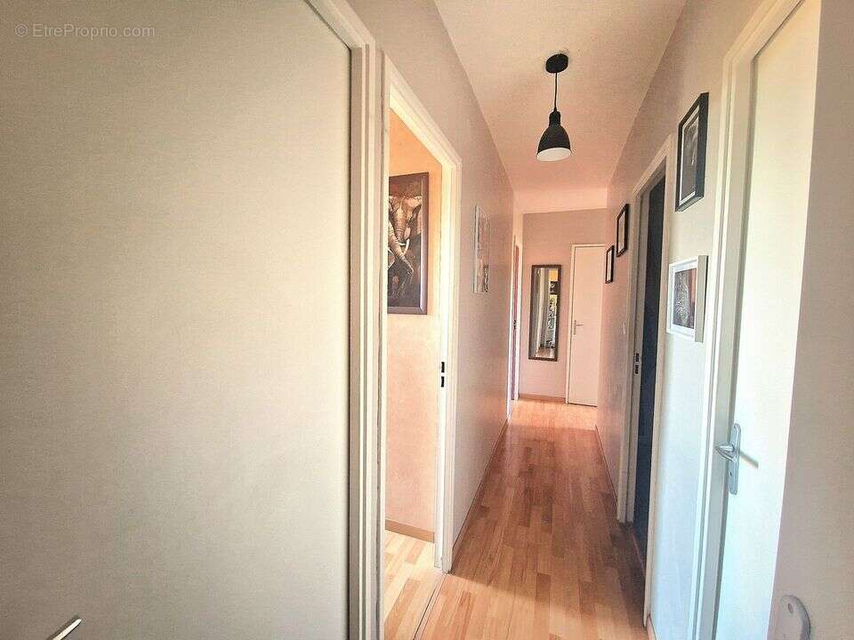Type 5-Lumineux-87m²-Proximité commerces et - Appartement à AUBAGNE