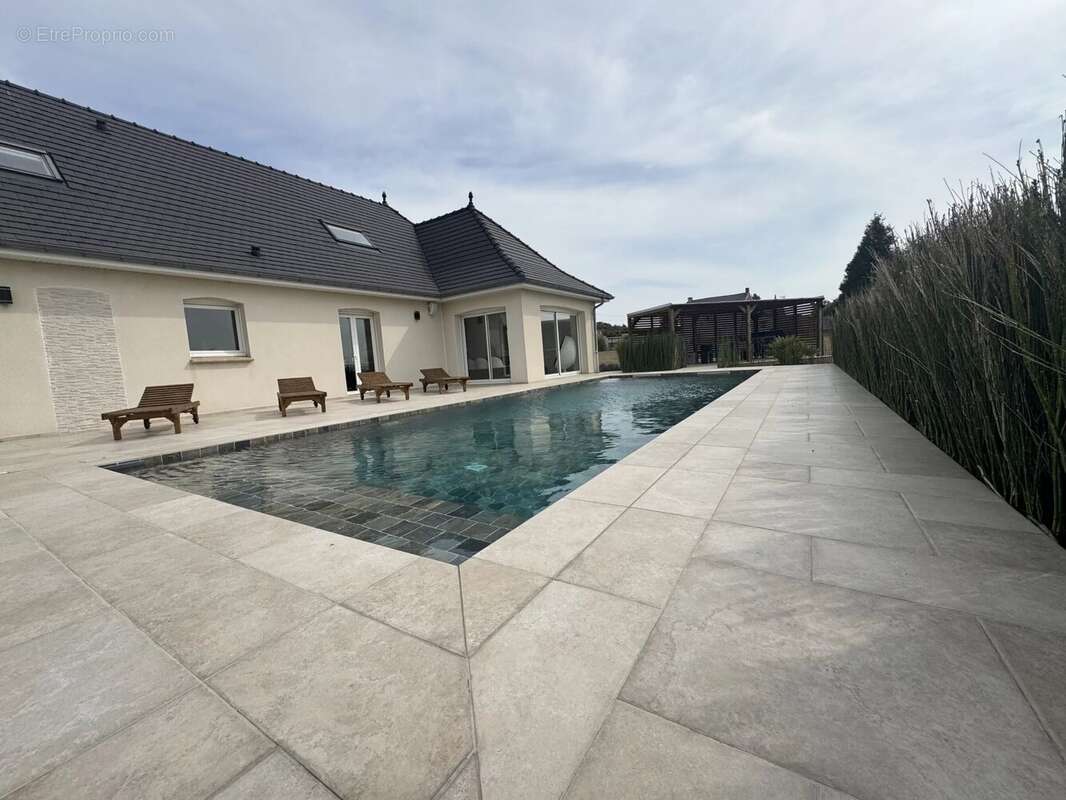 Pavillon 4 chambres avec piscine chauffée - photo 17