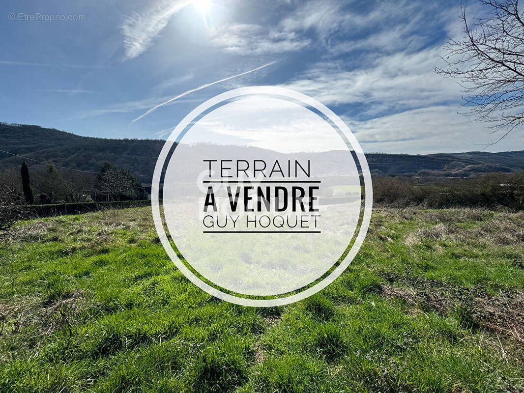 Terrain à SAINT-SERNIN-DU-BOIS