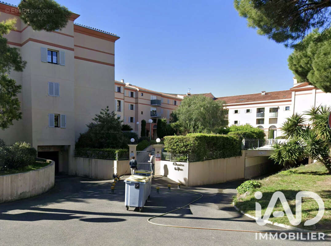 Parking 13 m² à Frejus  - photo 2
