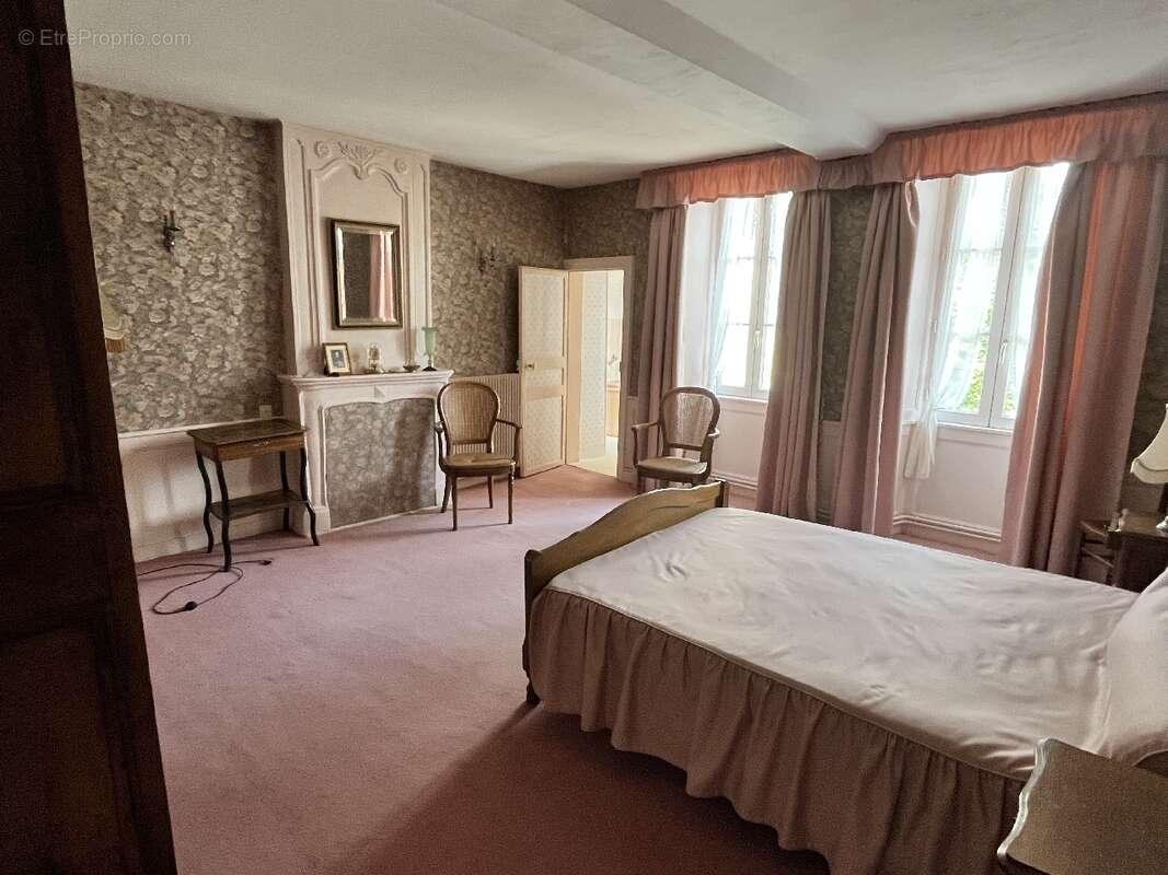 Maison à LONGUES-SUR-MER