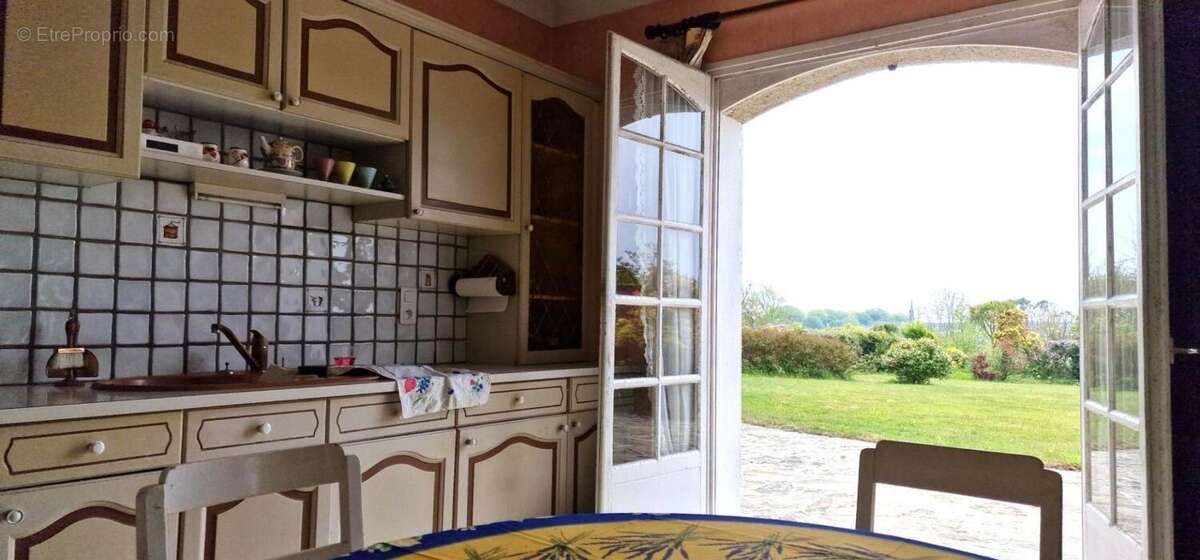 A vendre-Bretagne-Finistère sud-Confot Meilars-Maison-jardin-Garages - photo 11
