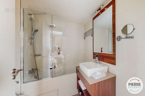 Appartement à COURBEVOIE