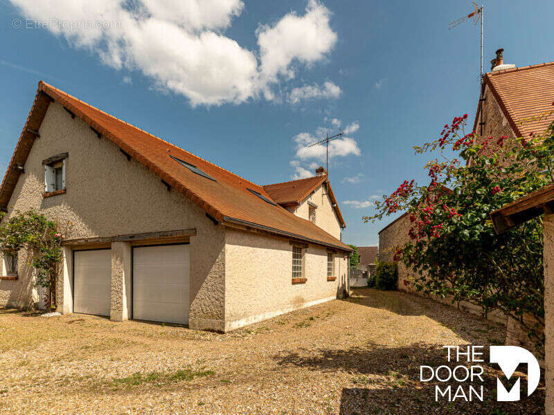 Maison à LE PERRAY-EN-YVELINES