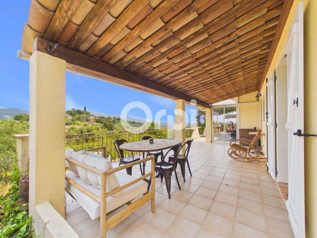 Villa individuelle renovee – vue panoramique - calme absolu - belles prestations - piscine / bassin poissons - jardin - photo 18