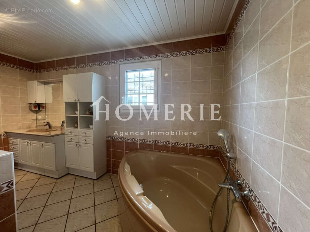 Pavillon en parfait etat d'une superficie de 102,98m2 - photo 12