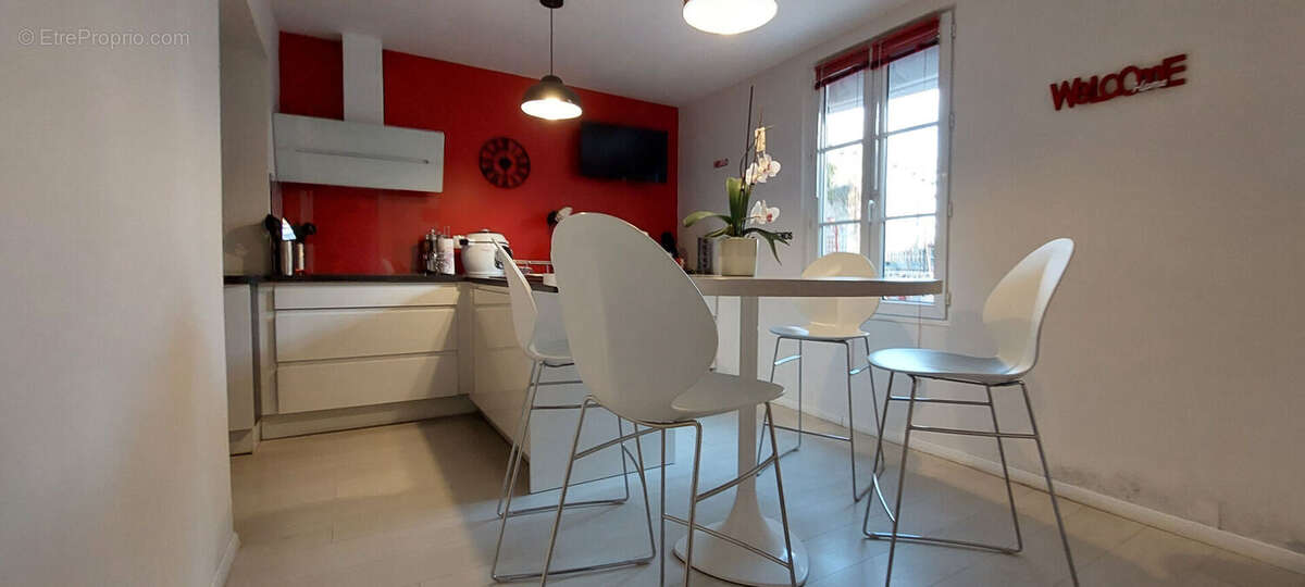 Maison à MONTS-SUR-GUESNES