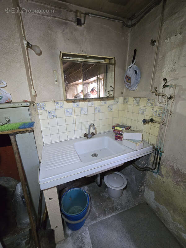 Maison à AINAY-LE-VIEIL