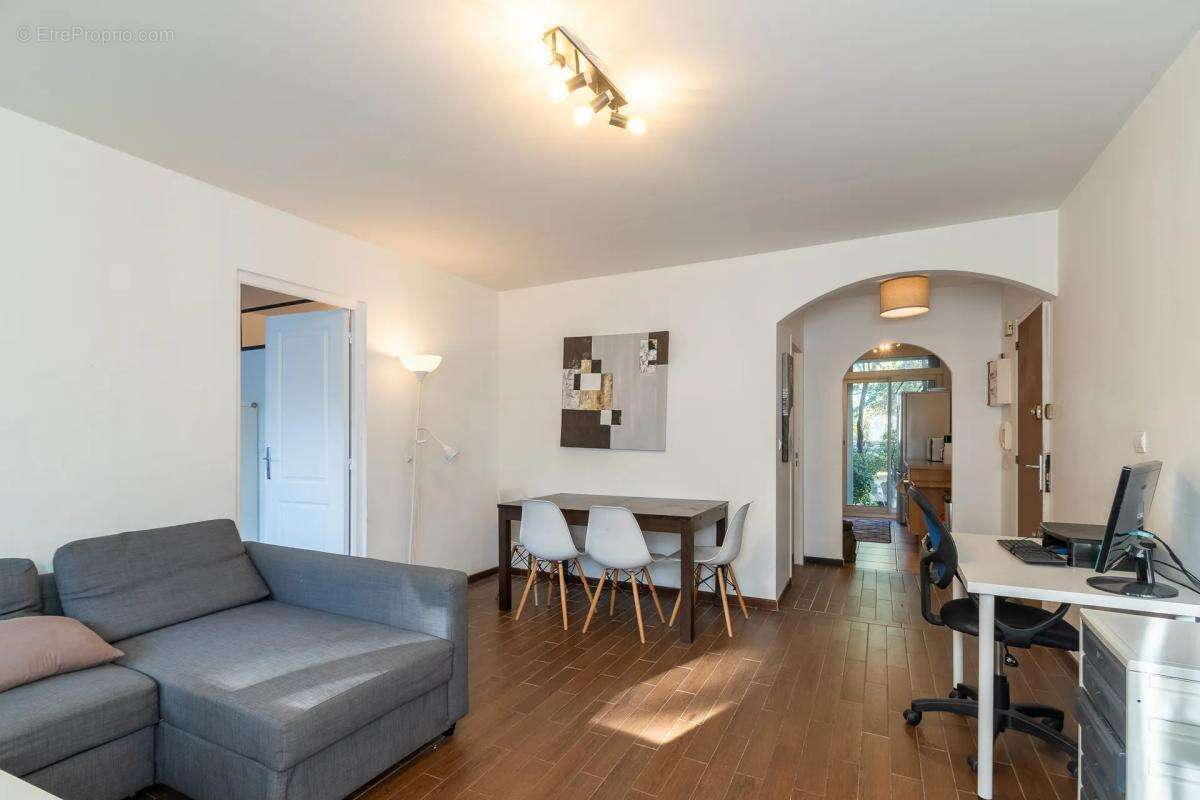 Appartement à MARSEILLE-8E