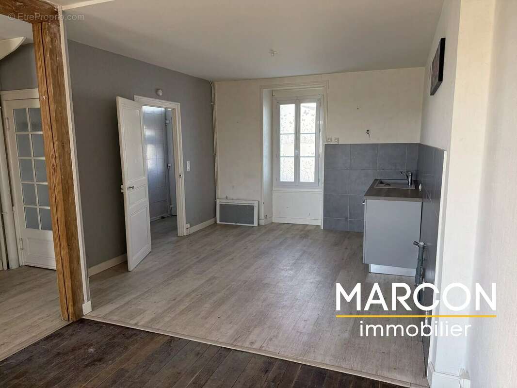 Maison à SAINTE-FEYRE