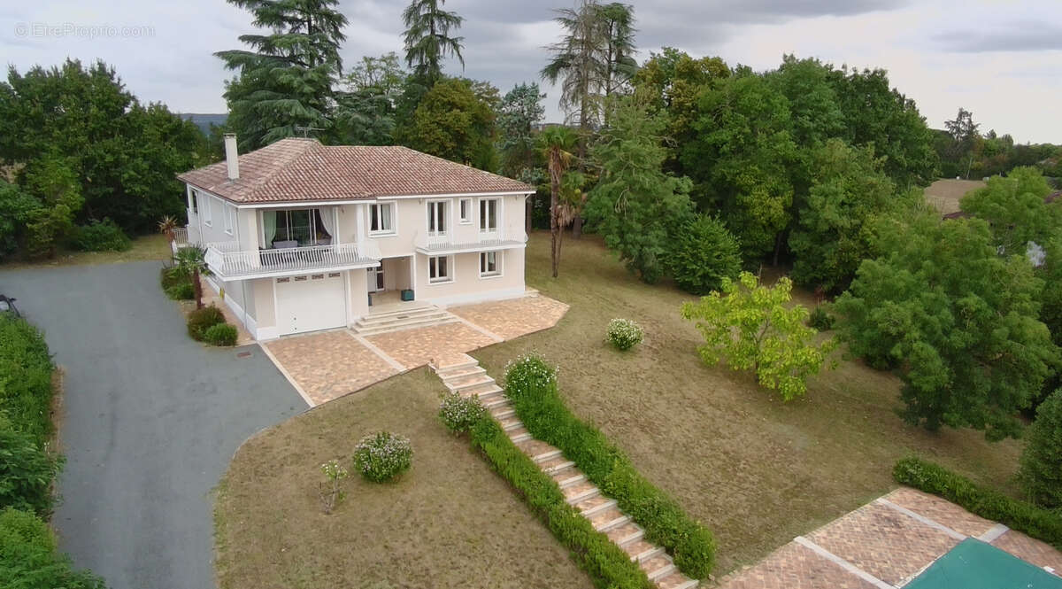 Agen - belle villa avec piscine et terrain - photo 15