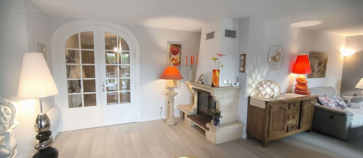 Maison à VETRAZ-MONTHOUX