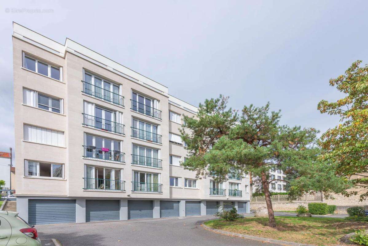 Appartement à COLOMBES