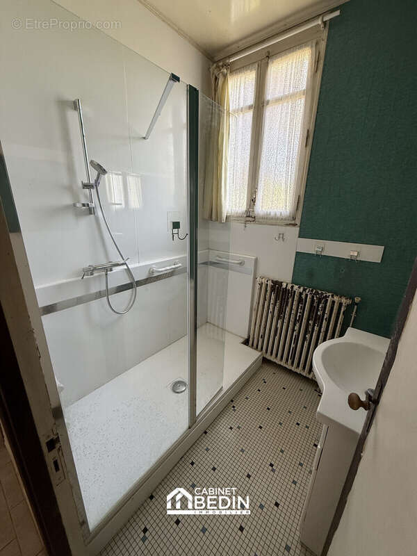 Maison 112 m² à Belin-Beliet  - photo 8