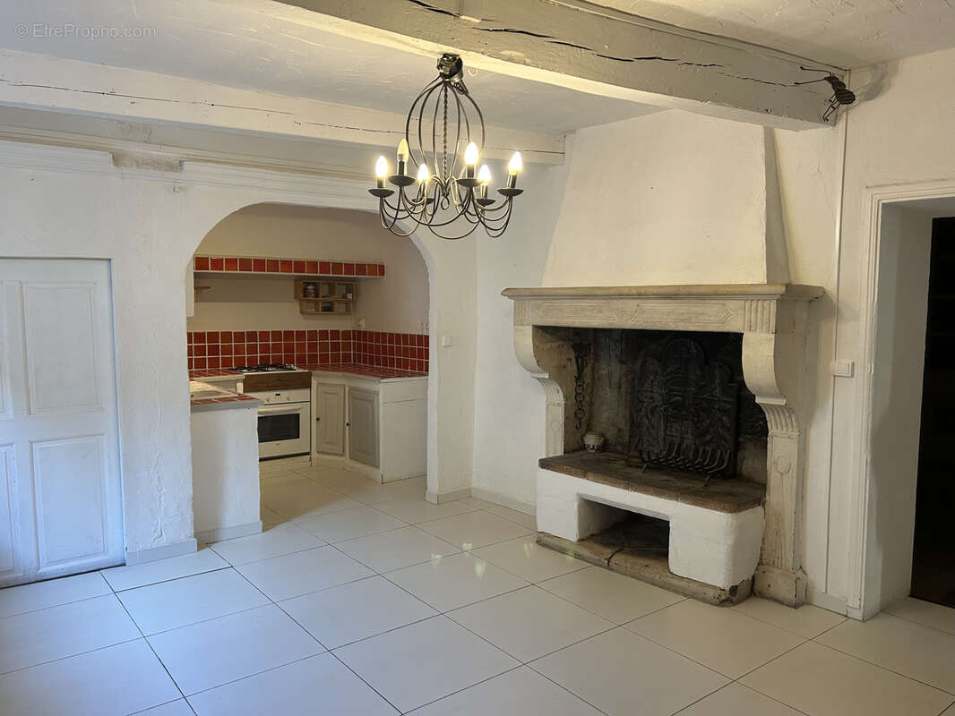 Appartement à LA GARDE-ADHEMAR