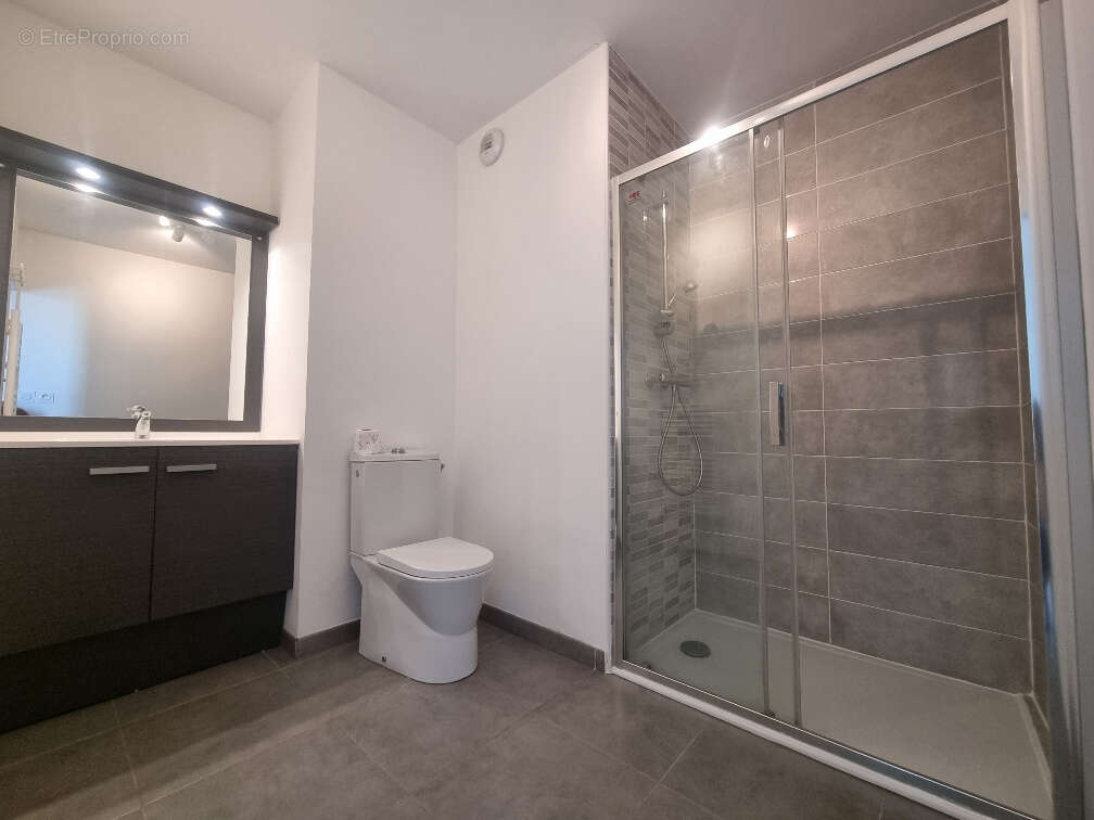 Appartement à BEAUZELLE