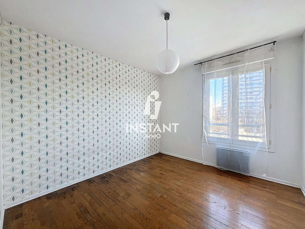 Appartement à CHARENTON-LE-PONT