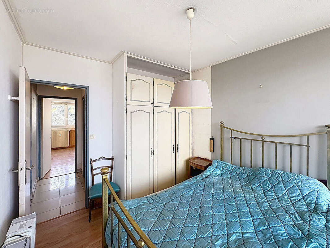 Appartement à VILLENEUVE-LES-AVIGNON