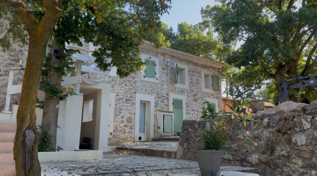 Maison à TOURVES