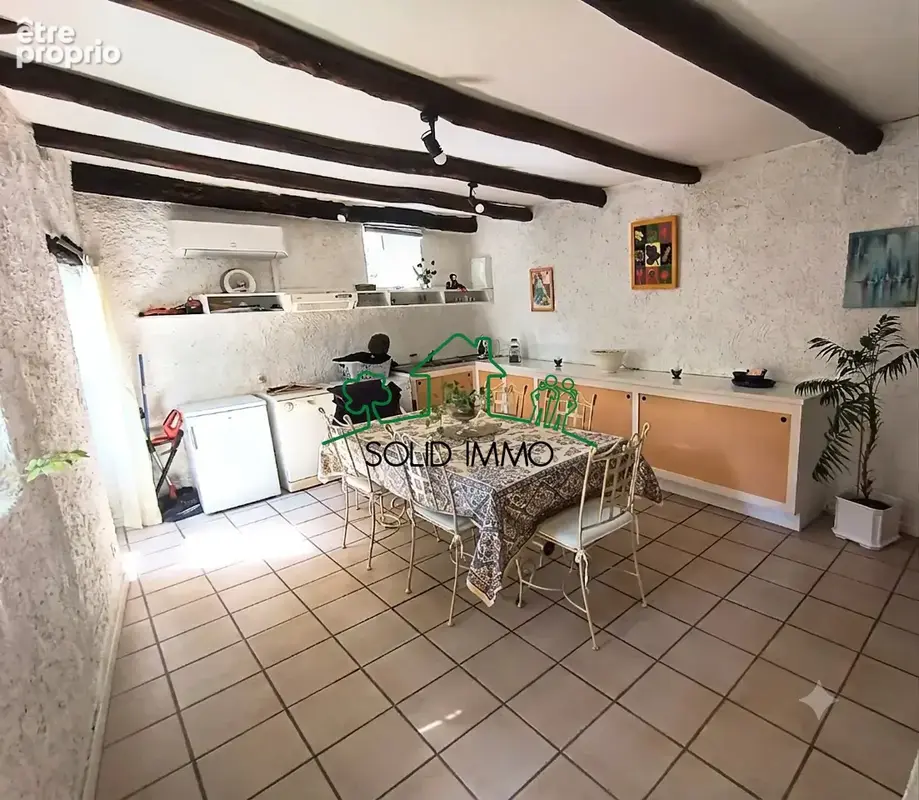 Maison traditionnelle de 194 m2 sur la commune de Meyras 07380 - photo 6