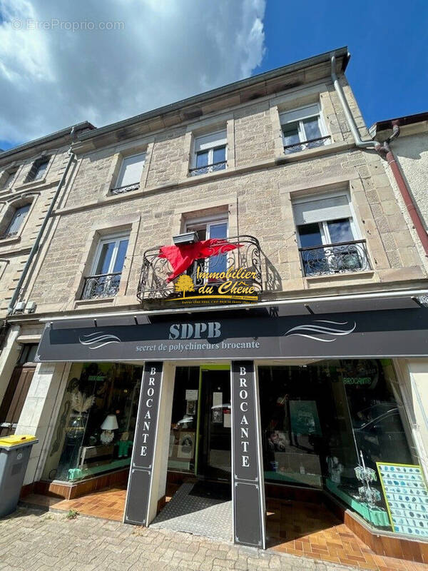 Commerce à LUXEUIL-LES-BAINS