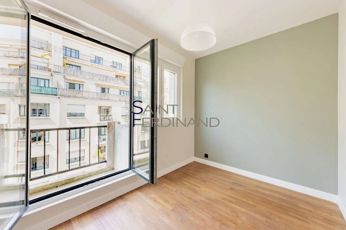 Appartement à PARIS-7E