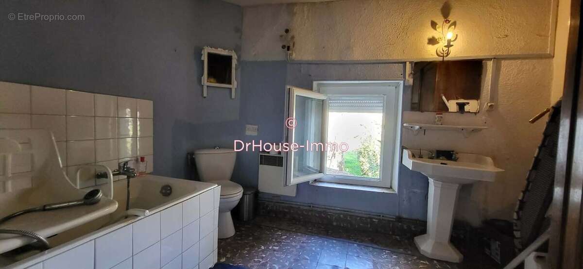 Maison à SAINT-MARTIN-DE-VALGALGUES