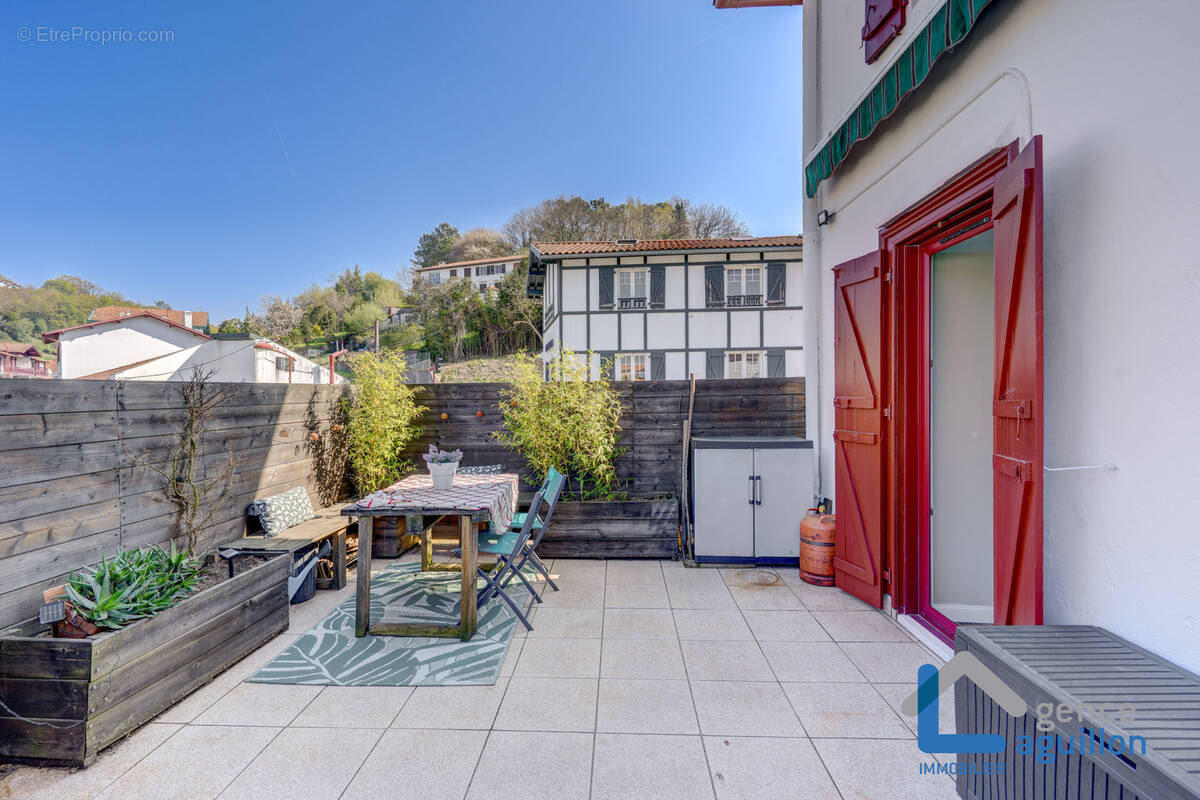 Appartement à URRUGNE