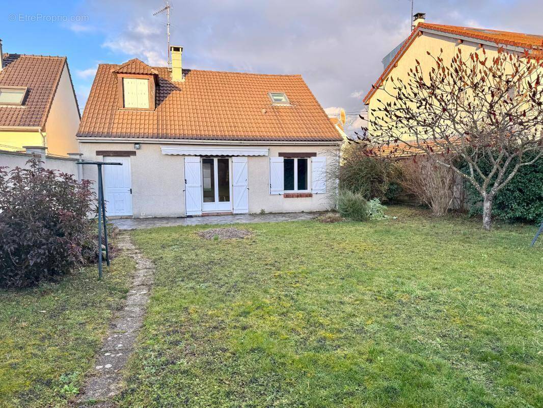 Maison à MAROLLES-EN-HUREPOIX