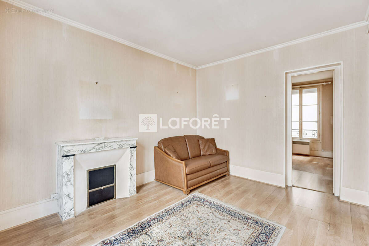 Appartement à PARIS-17E