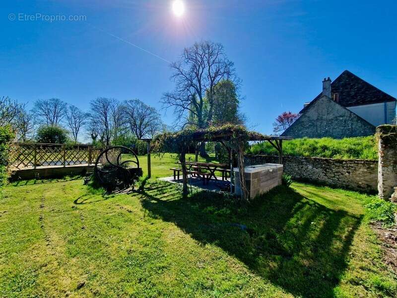 Maison à AVRAINVILLE