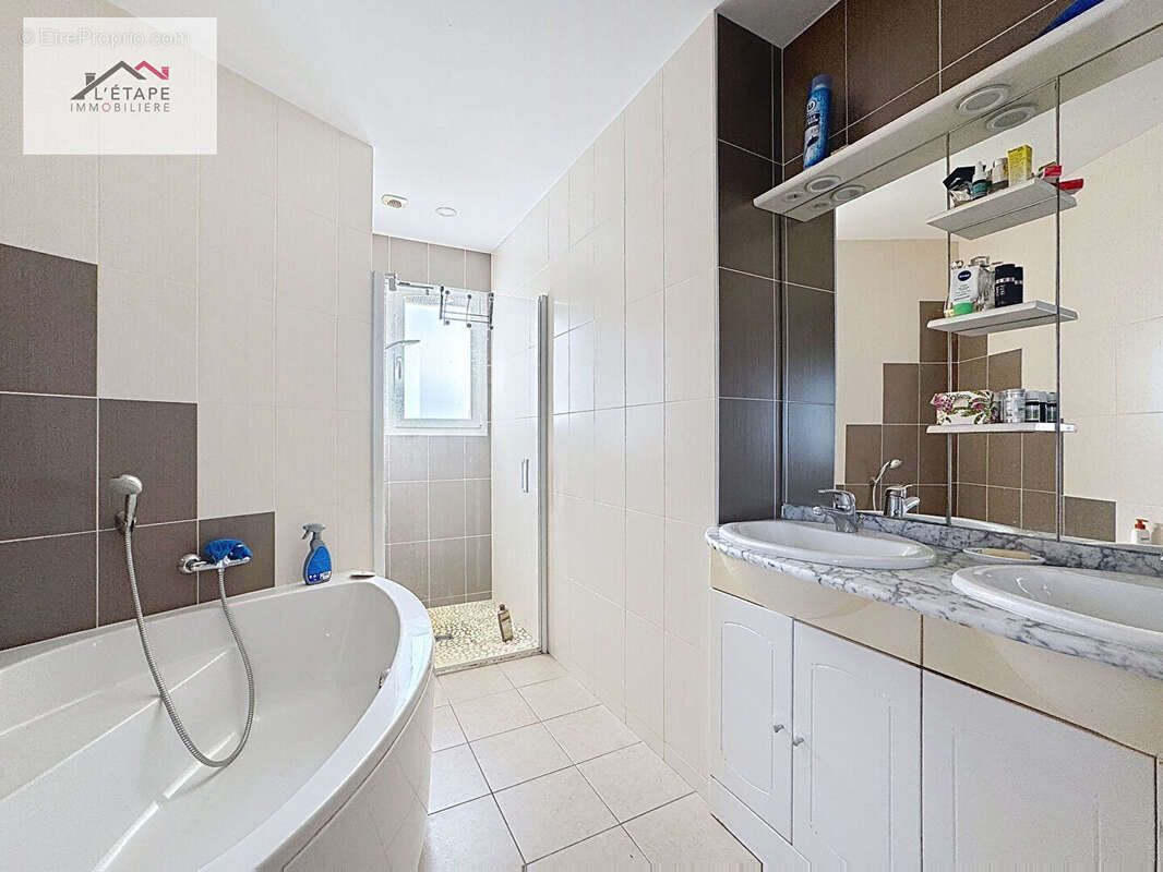 Maison à SAINT-JULIEN-DES-LANDES