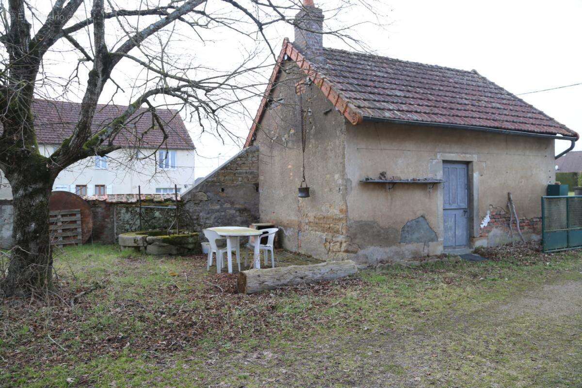 Maison à DRACY-SAINT-LOUP