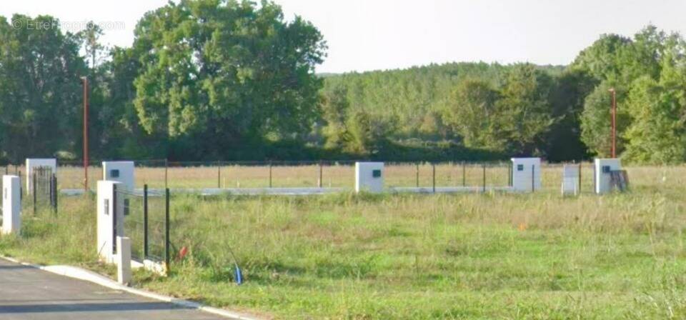 Terrain à SEGOUFIELLE