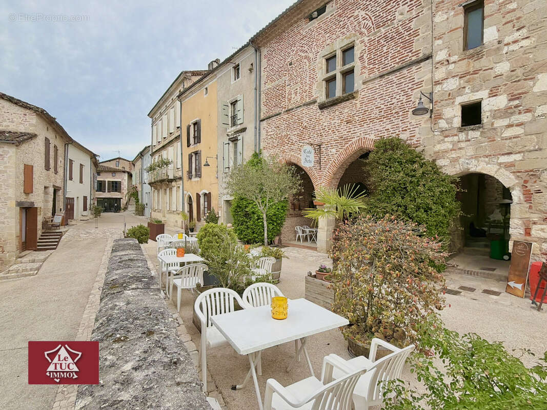 Commerce à PENNE-D'AGENAIS