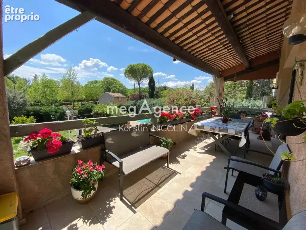 Villa 4 chambres, piscine, et nombreuses dépendances - photo 3