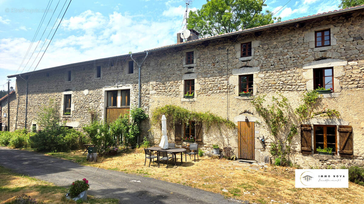 Maison à SAINT-GERMAIN-L'HERM