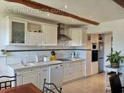 Appartement à VARAGES