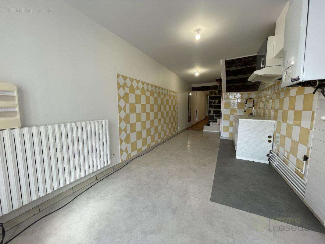 Maison à MOZAC