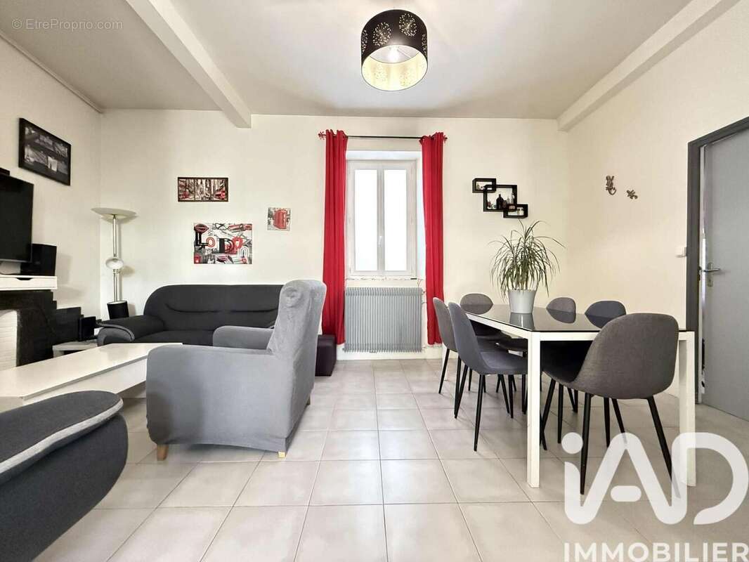 Maison 86 m² à Saint-Jean-De-La-Ruelle  - photo 5